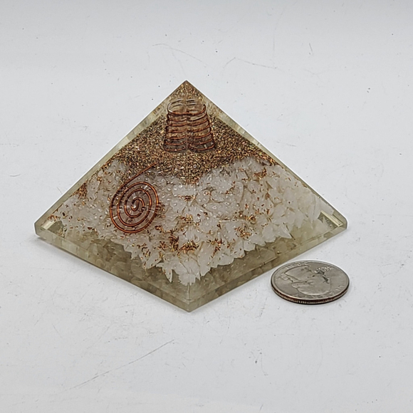 Quartz Orgonite Pyramid with Golden Spiral Symbol Meditation Yoga - Picture 1 of 3
